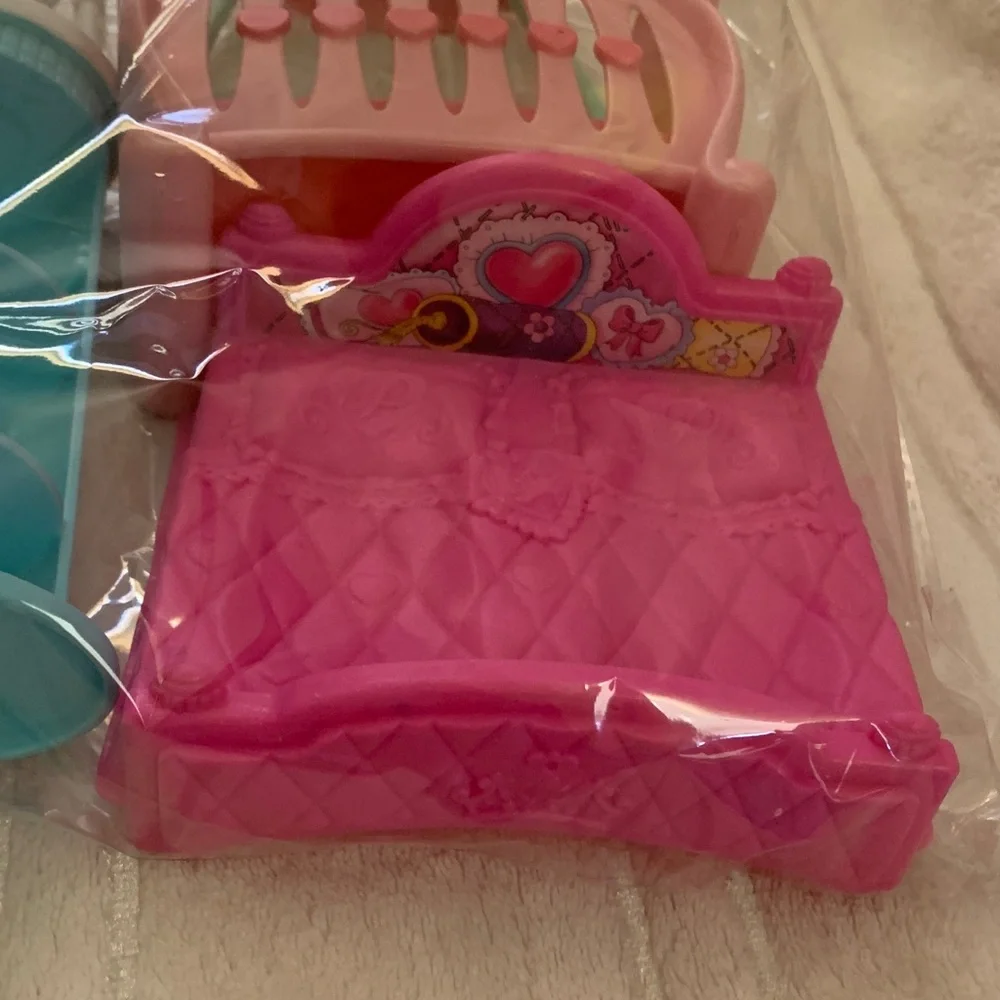 Toys Doll Furniture Set used - 8 pcs - Picture 4 of 17